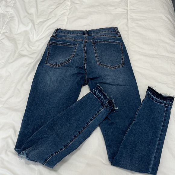 Garage high rise ripped knee jeggings - Picture 4 of 4